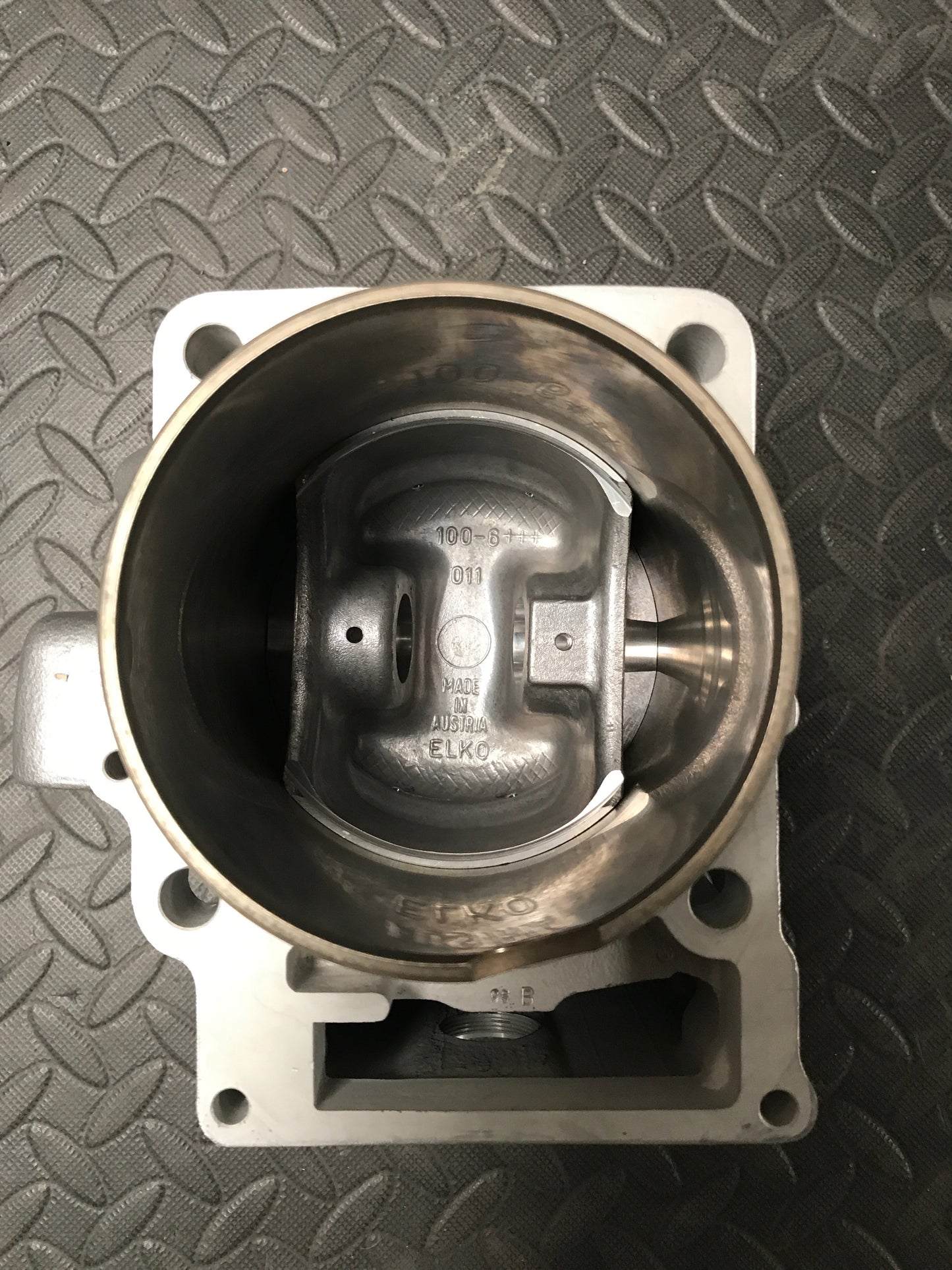 223519 - Cylinder with Piston Assy assembly rotax for engine types: 655.