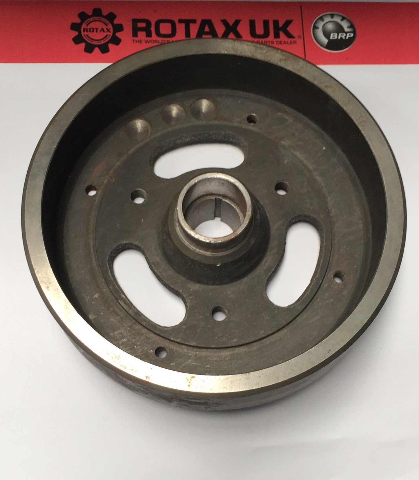 264638 - Flywheel - Diameter = 162mm, Length = 43.5mm for engine types: 240, 280.