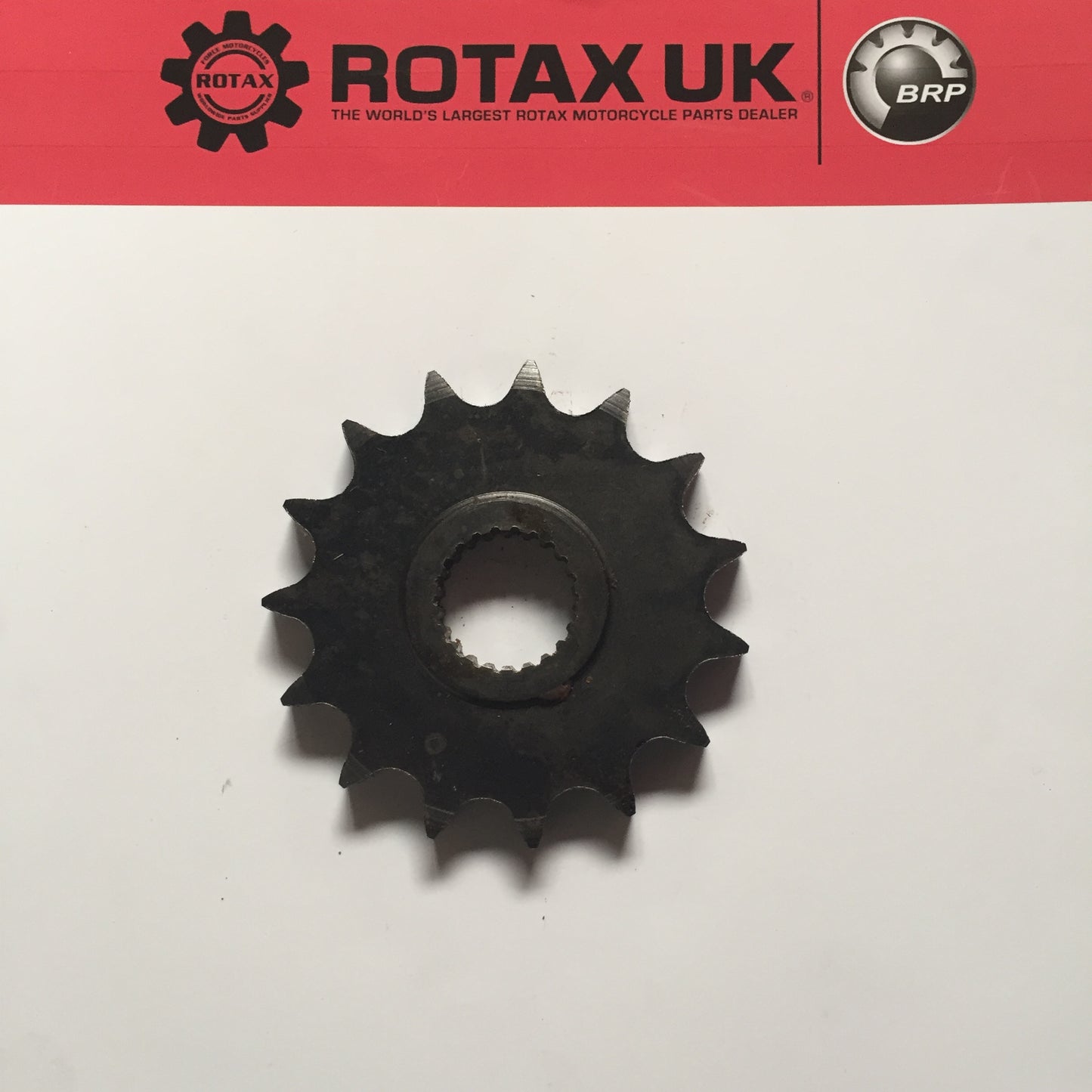 236992 - Sprocket 15T for engine types: 366.