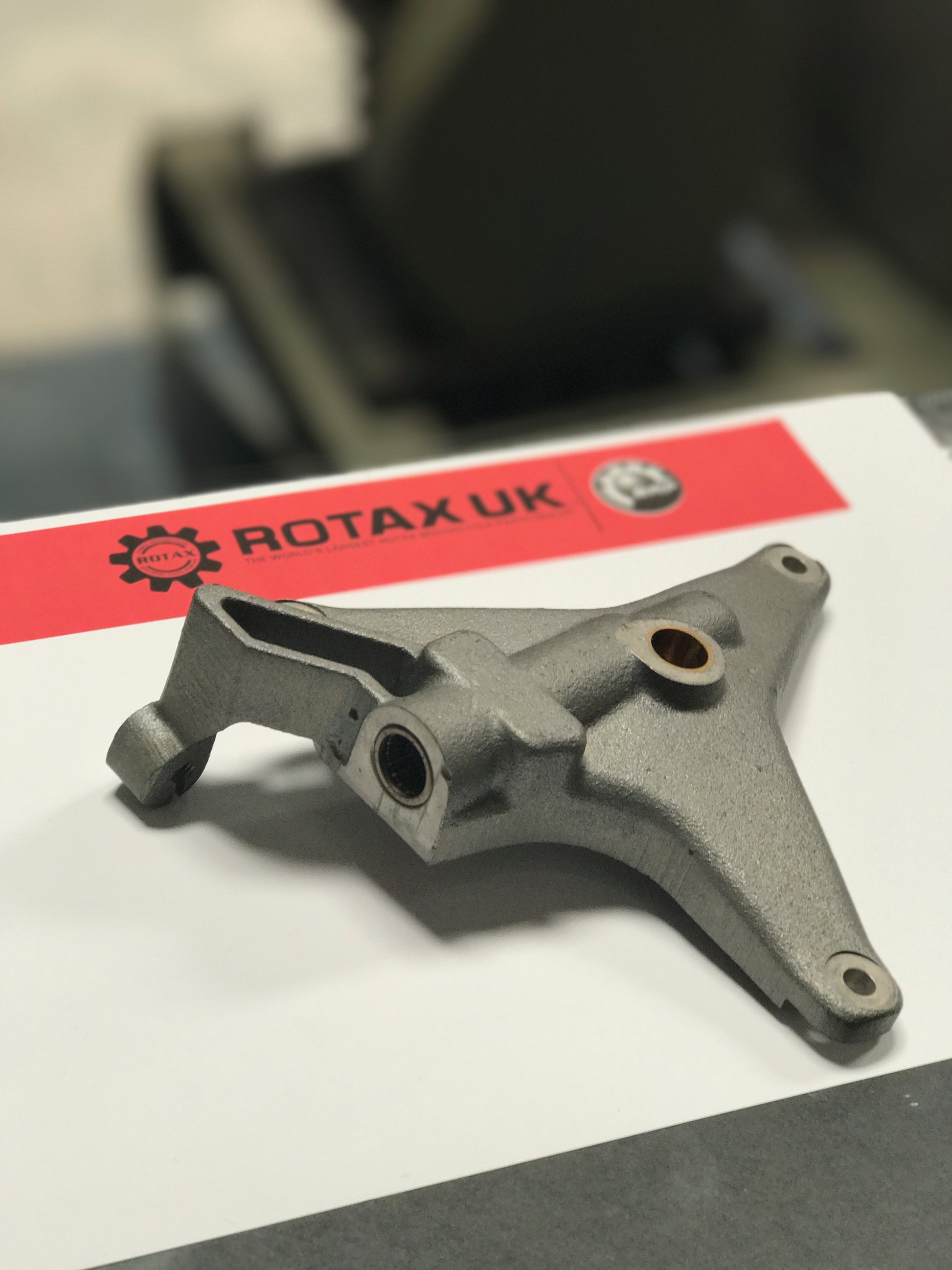 259286 - Clutch Bracket Assy for engine types: 128, 129, 256, 258