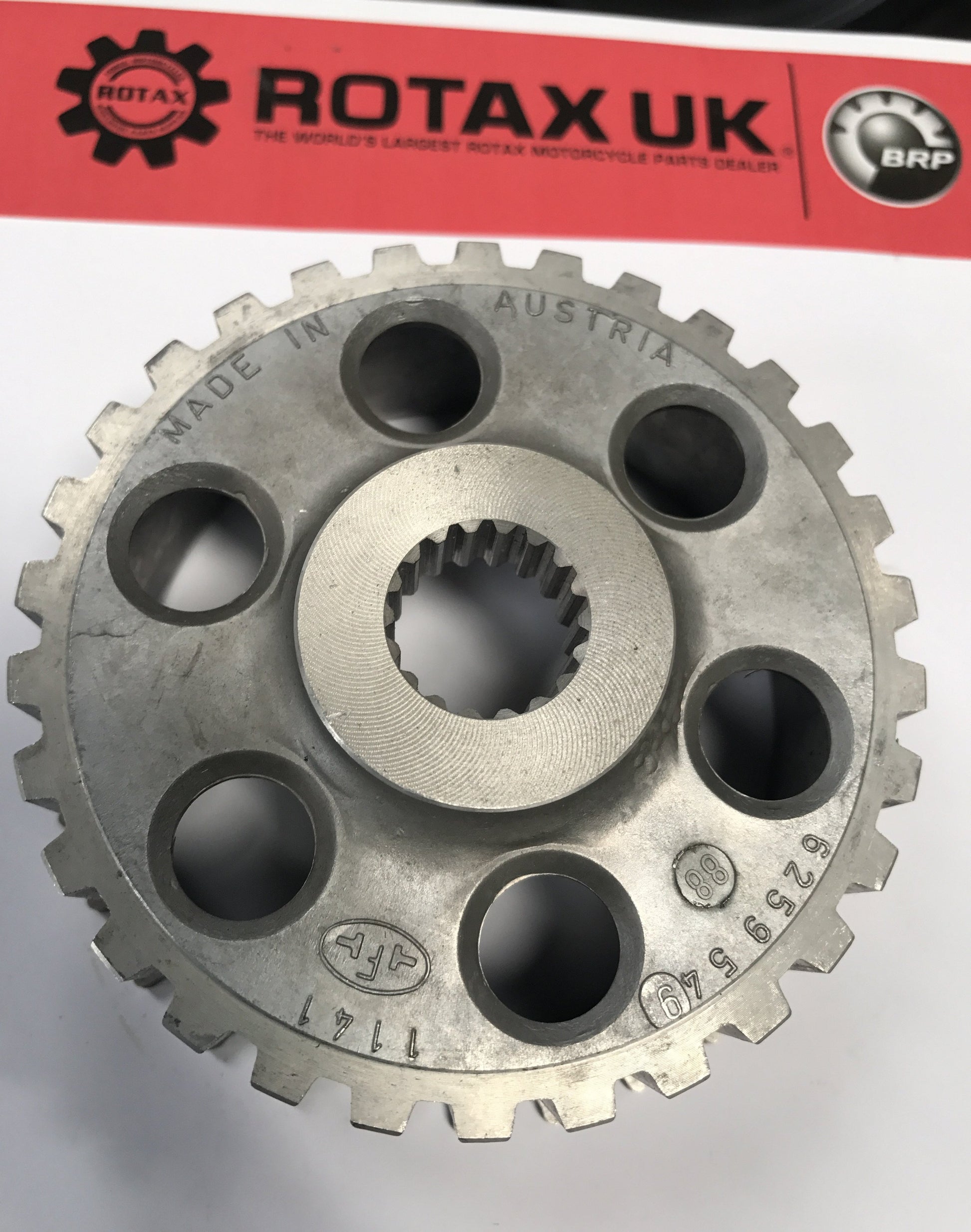 259548 - Clutch Hub for engine types: 128, 256.