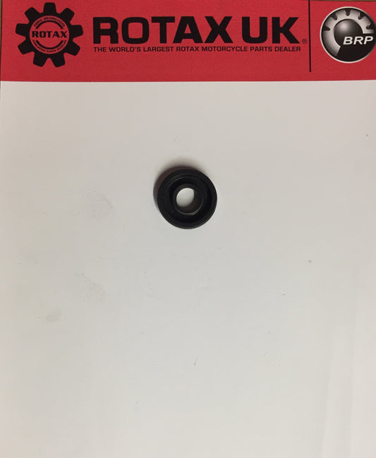 831740 - Oil Seal (Water Pump) for engine types: 256, 258, 354, 462, 467, 532, 535, 537, 582.